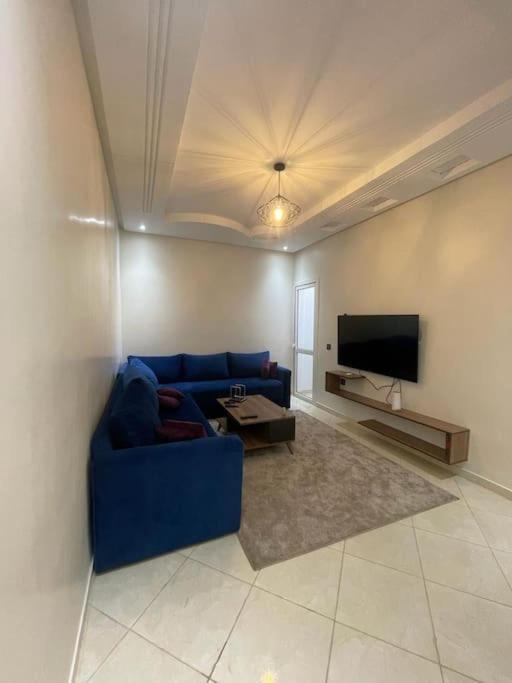 Standing A El-houda Apartment *
